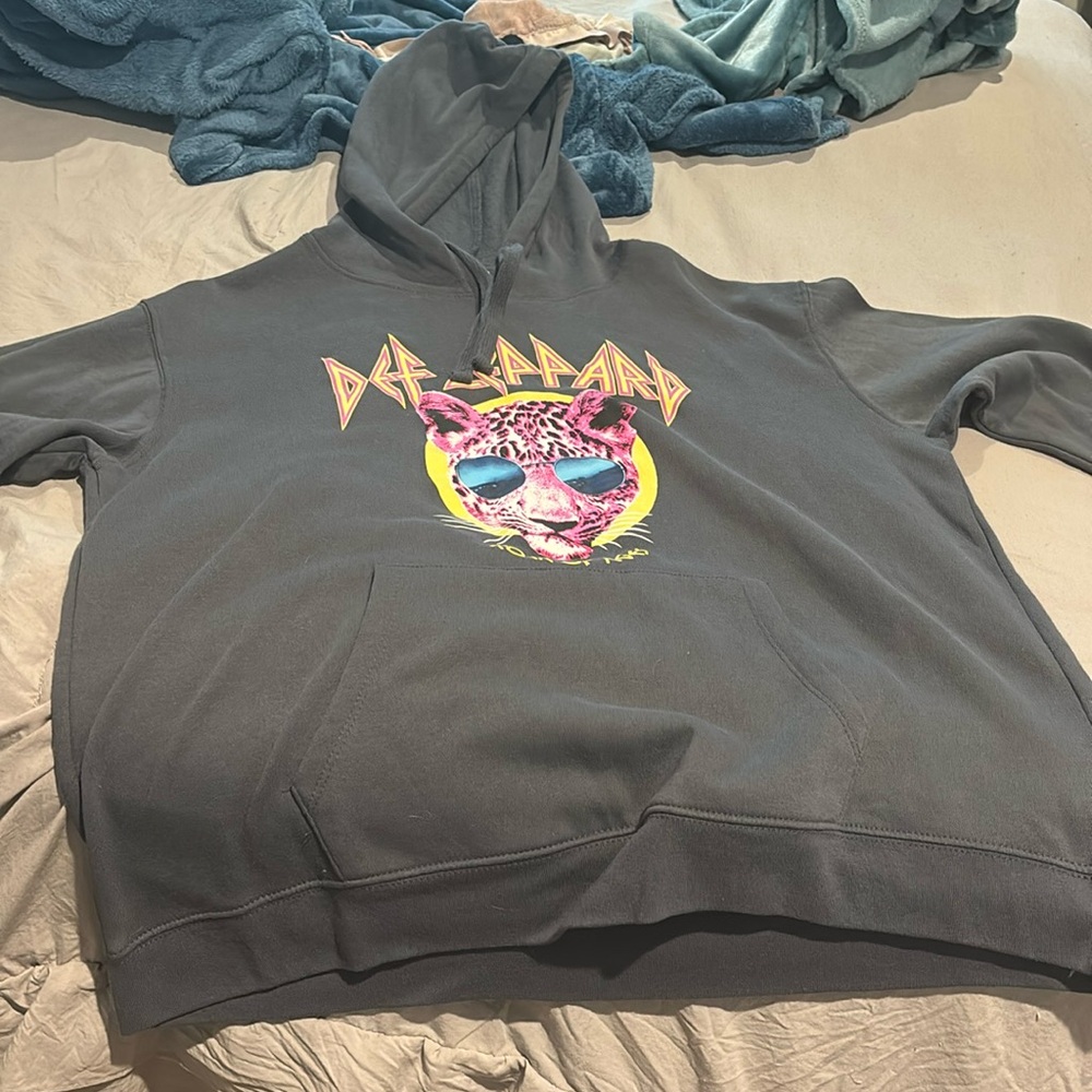 Def Leppard’s Sweatshirt!